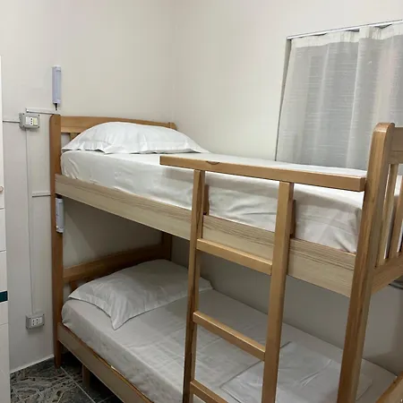 Lemon Breeze Albergue Tirana