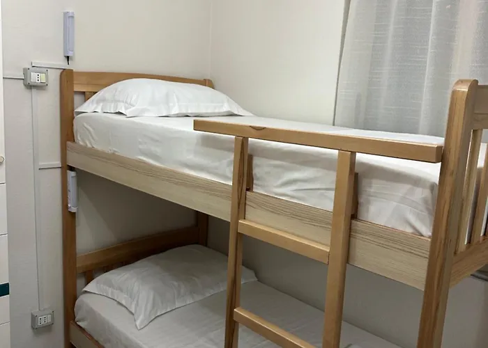 Lemon Breeze بيت شباب تيرانا