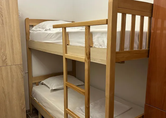 Lemon Breeze Hostel *