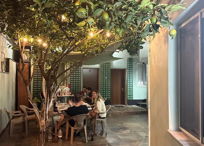 بيت شباب Lemon Breeze