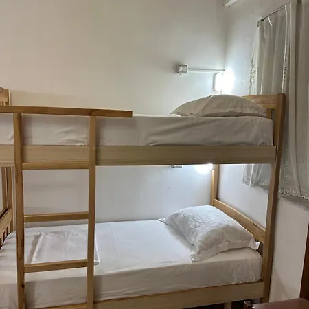 Lemon Breeze Ostello *