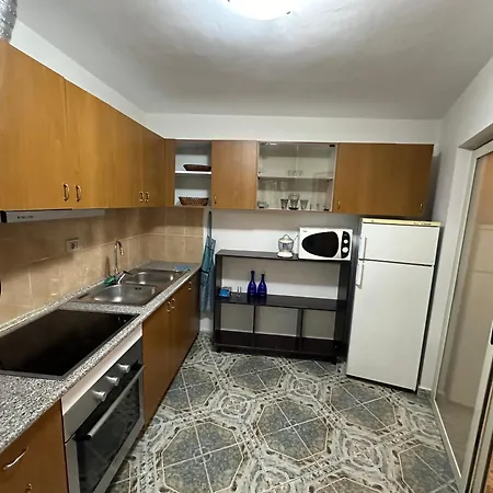 Lemon Breeze 地拉那