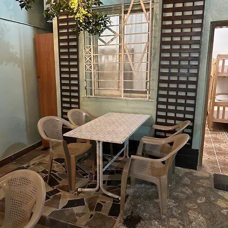 אכסניה Lemon Breeze