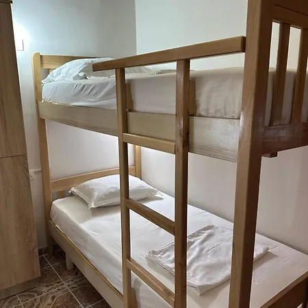 Lemon Breeze Hostel *