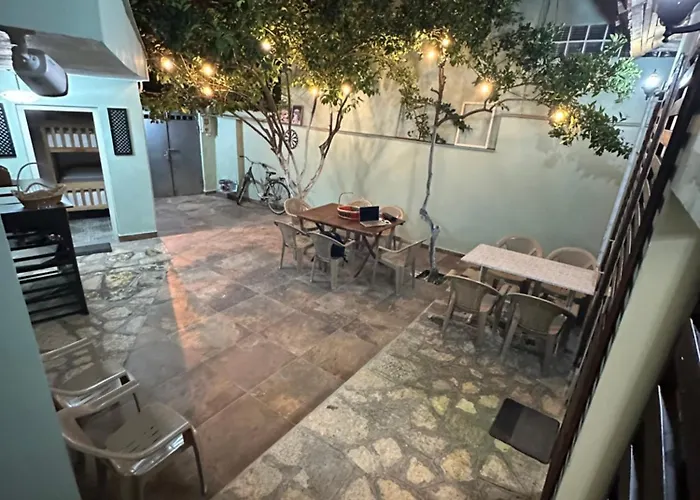 Lemon Breeze Hostal Tirana